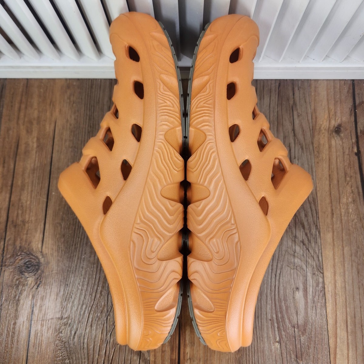 Oboz Whakata Coast Recovery Clogs Mens Sz 9 Melon Orange 