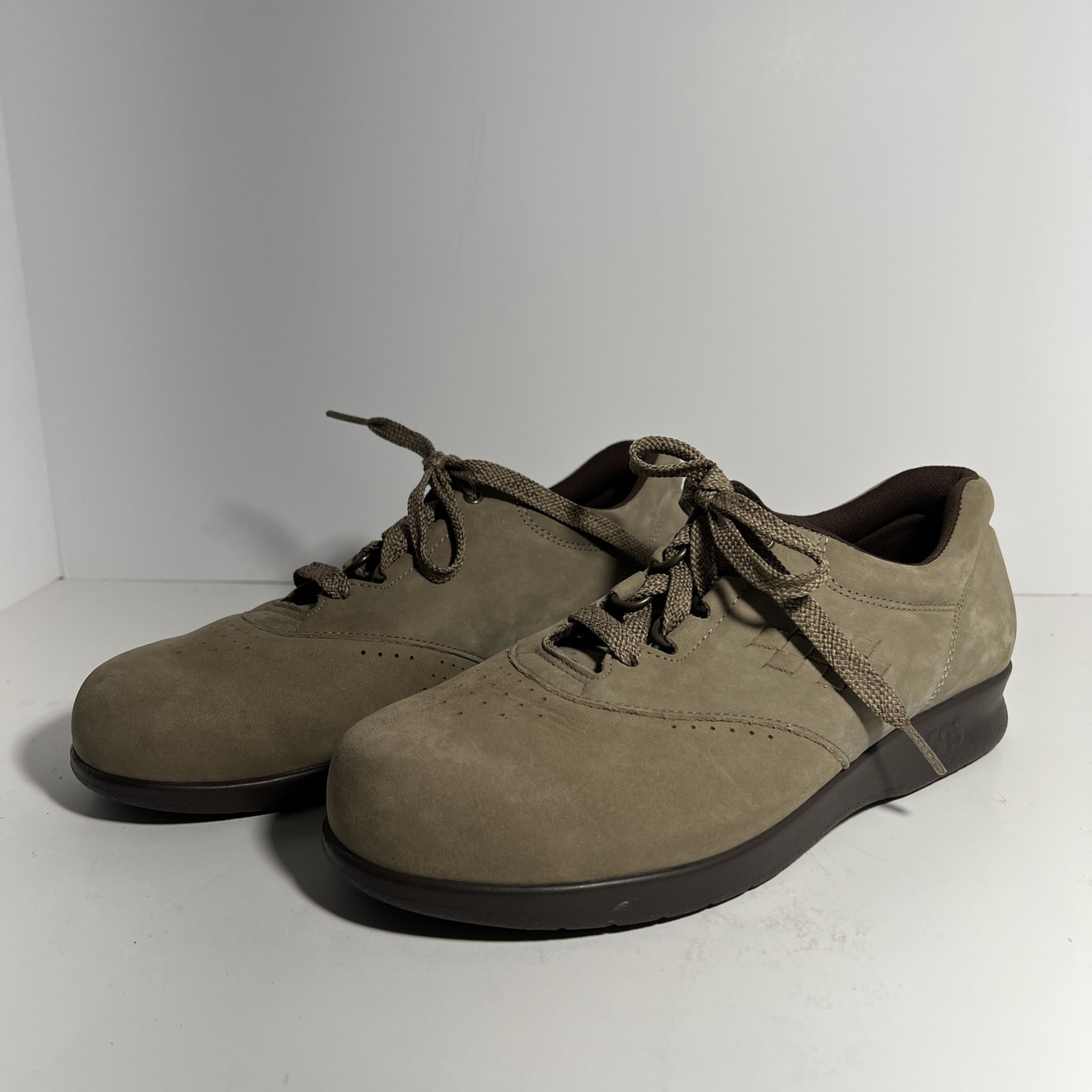 SAS Shoes Free Time Women's 7.5 W Wide Leather Walking Shoe Handsewn USA Made