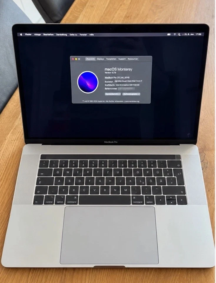 Apple MacBook Pro 15" 2016 · i7 · 16GB · 256GB, Foto 1 von 5