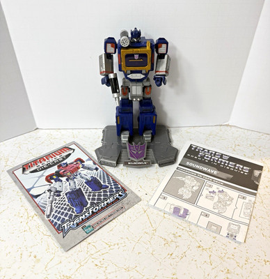 Hasbro Transformers Titanium Die cast Soundwave 100% complete