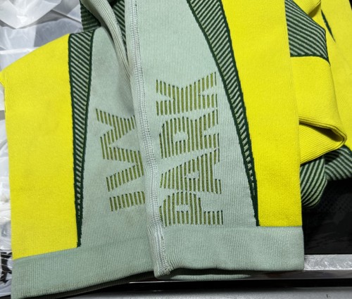 Nuevo con etiquetas Ivy Park x Adidas Body Mono Mujer Talla M Como Nuevo Verde Amarillo Beyoncé - Imagen 15 de 21