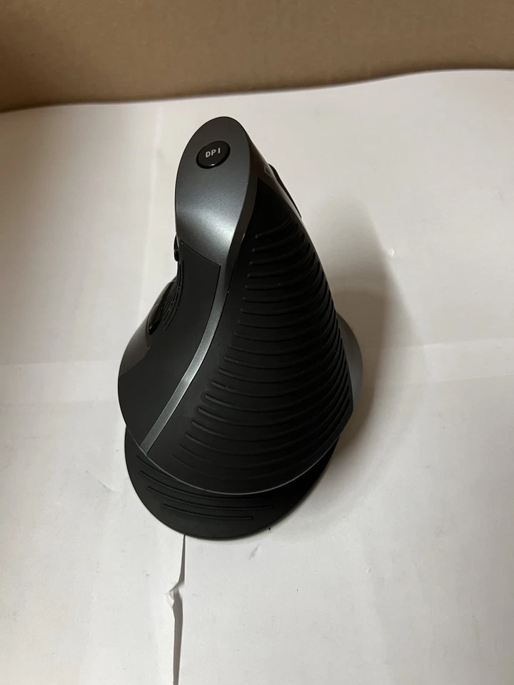 Delux Ergonomic Vertical Wired Mouse M618 Adjustable DPI USB For Healthy Computi - Image 2 of 2