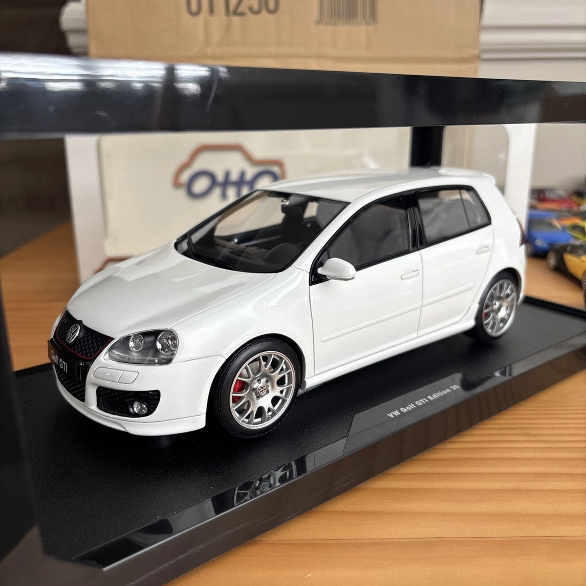 Resin Volkswagen 1:18 Scale Diecast Cars, Trucks & Vans for sale