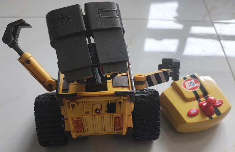 Thinkway Toys Disney Wall E remote Remote Control Robot 90% working rare - Image 2 of 4