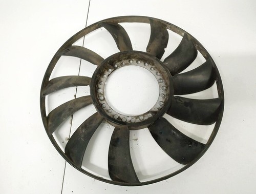 Volkswagen Passat 1997 Fan Blade 058121301b, Genuine #1525641-12