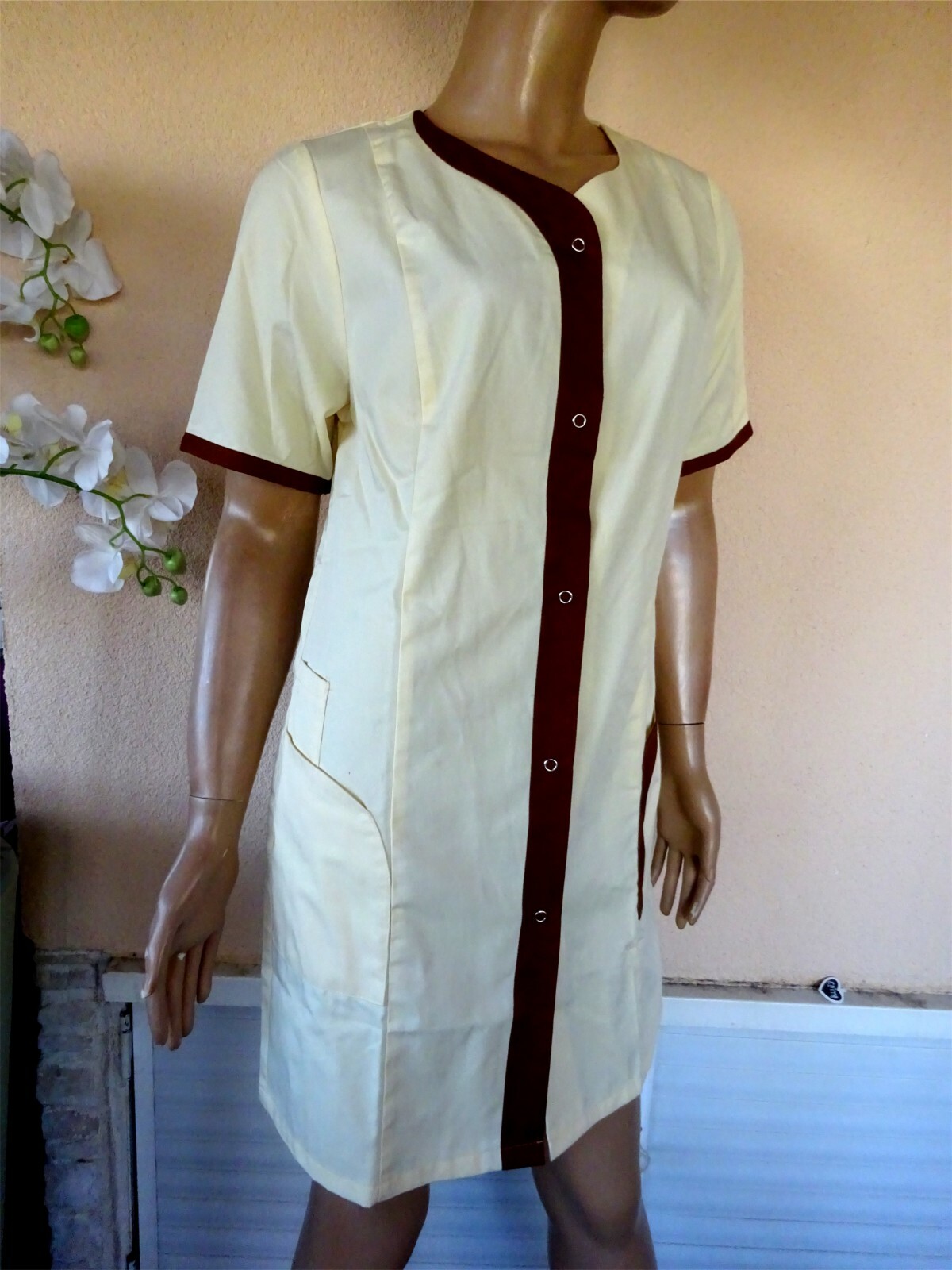 Robe blouse médicale jaune taille 38 pour vos consultations quotidiennes en cabinet