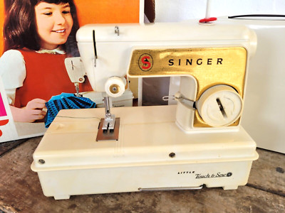 Partager jouet ancien : réplique de machine à coudre SINGER, avec sa boîte d'origine - Collection