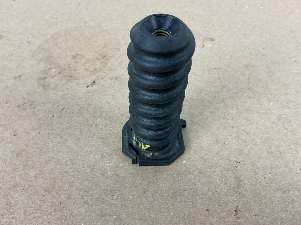 2014–2017 Mercedes-Benz E550 Spare Wheel Carrier Bolt A1698980065 OEM - Image 4 of 4