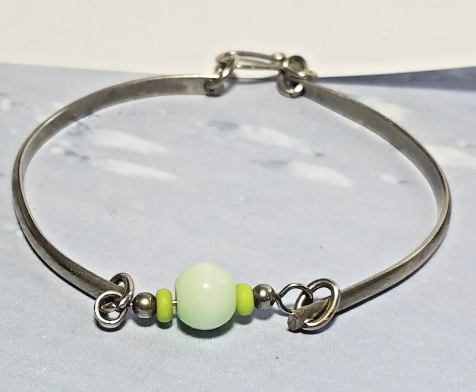 Vtg Silver Tone  Metal Light Green Stone Green Beads  Link Bracelet Fashion Foto 2 de 4