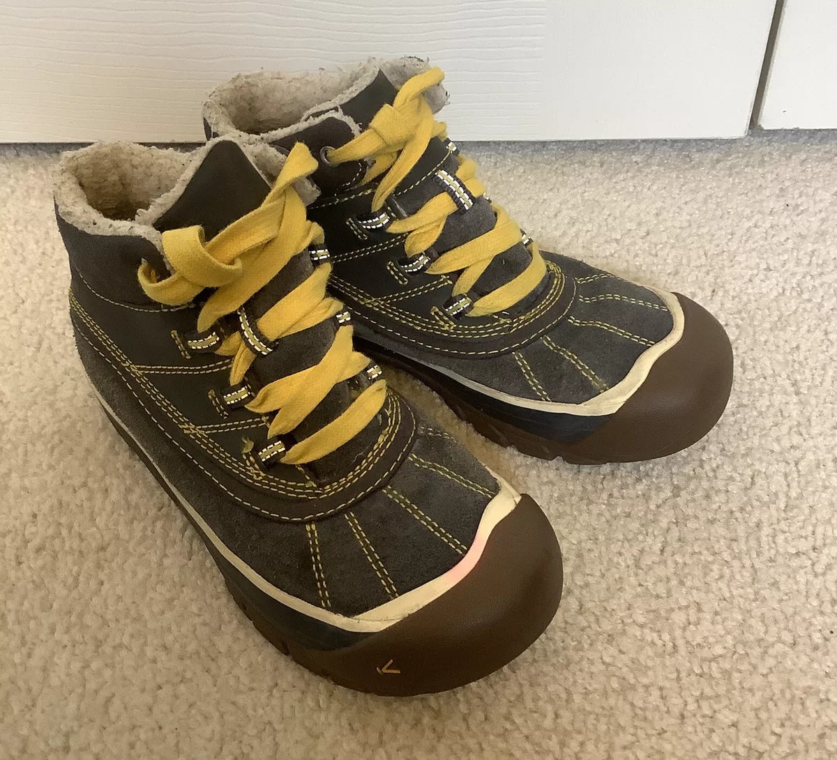 Youth boots shop size 4