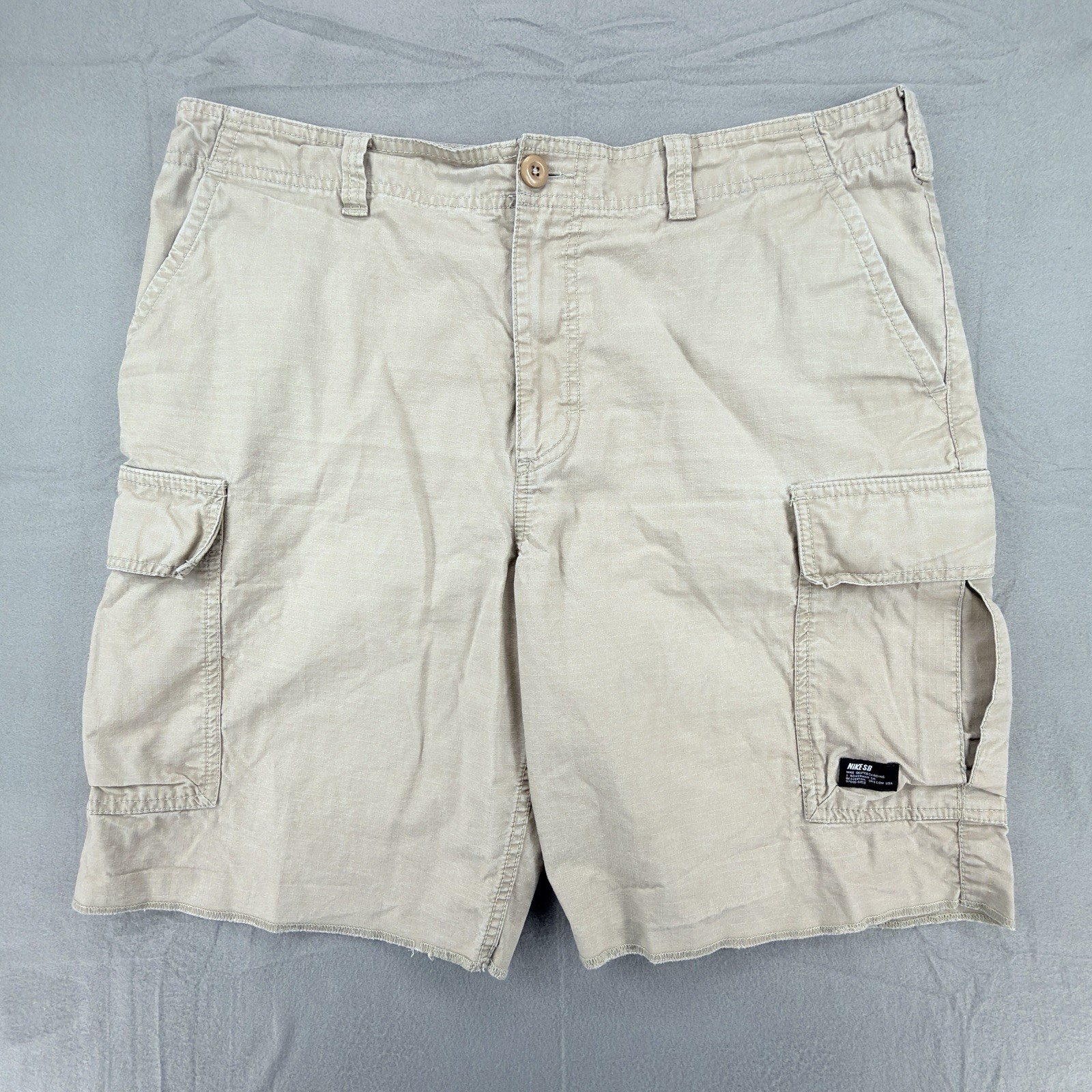 Nike SB Shorts Mens 36 Beige Cargo Pocket Ripstop Skateboarding Punk Grunge