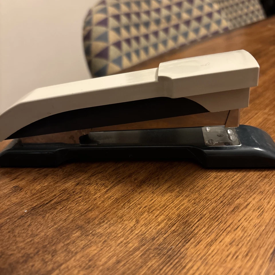 Vintage Rexel Taurus Desk Stapler Made in England 26/6 Staples - Image 2 of 4