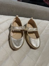 Cat  Jack Mary Jane Shoes Size 9 Gold