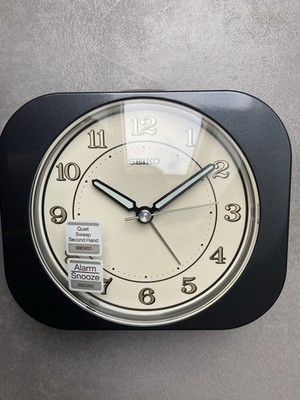 Seiko Quarzwecker QHE195K Schleichende Sekunde, Snooze, Beleuchtung, Silent
