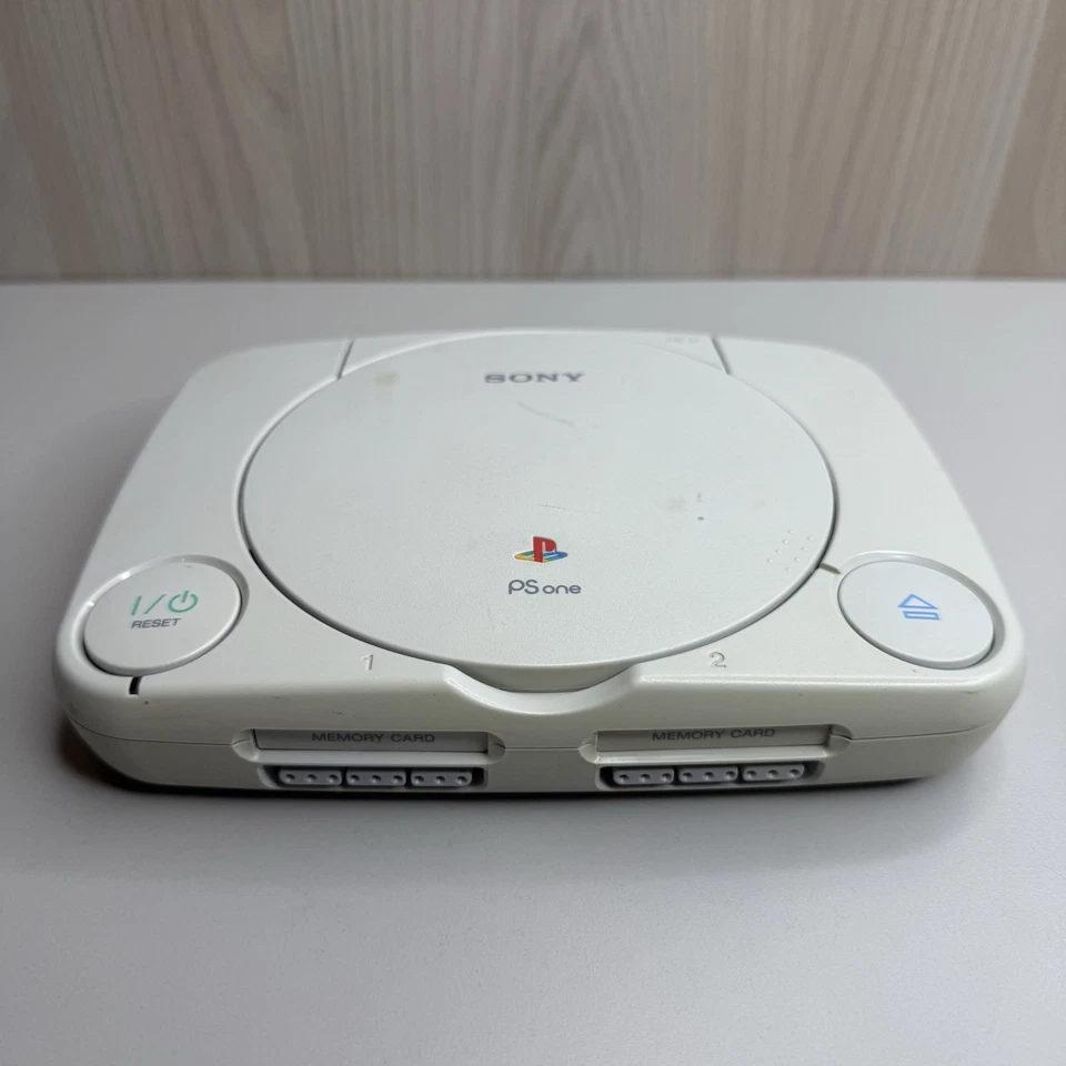 Sony PlayStation 1, foto 2 di 5