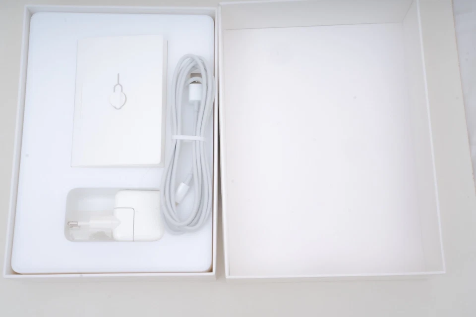 iPAD Air Model A1475, Silbergrau, 128 GB, Wi-Fi + Cellular - Bild 3 von 4