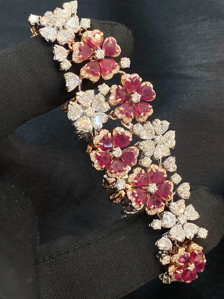 31.38 Cts Heart Round Shape Diamonds Ruby Tennis Bracelet In 14K Two-Tone Gold - Image 3 of 4