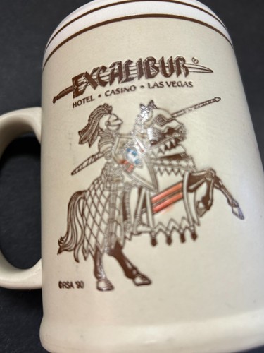 Vintage Excalibur Hotel Casino Las Vegas Bier Stein Krug Tasse Ritter Pferd/Schloss - Bild 8 von 9