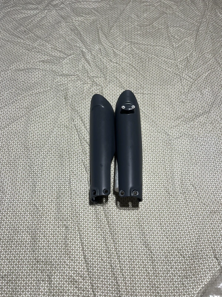 Cubiertas de horquilla inferiores Polisport KTM / Husqvarna / Gas Gas 125cc-450cc 2014-2023 Foto 4 de 4