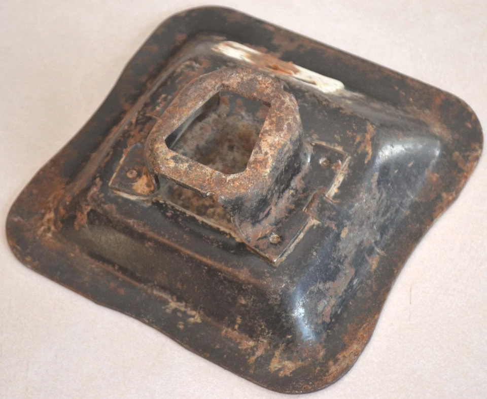 Base de gato de parachoques Ford Fairlane y Thunderbird 1956-1958, original OEM 1957 Foto 3 de 4