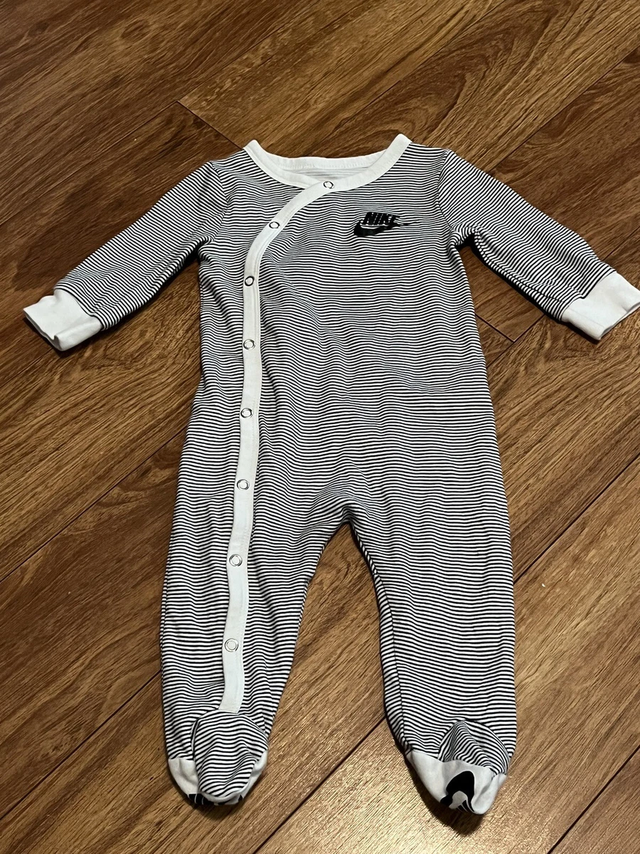 Nike sleeper baby best sale boy