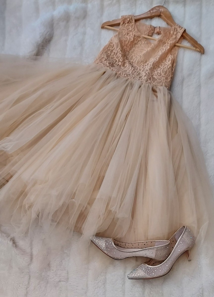 green and white wedding dress Off-White Long Lace with Sleeves – PromGirl Select Size:L Meadowsweet features colorful floral Portrait of handsome man fw25-drop1