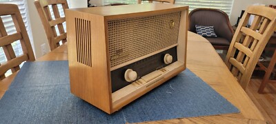 Grundig Majestic 2065 Speaker Tube Radio. Nice Shape, For Parts Or