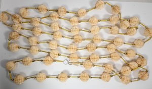 VTG HONEYCOMB GARLAND 17' XMAS IVORY & GOLD GLASS PAPER BEADS JAPAN 2 Strands