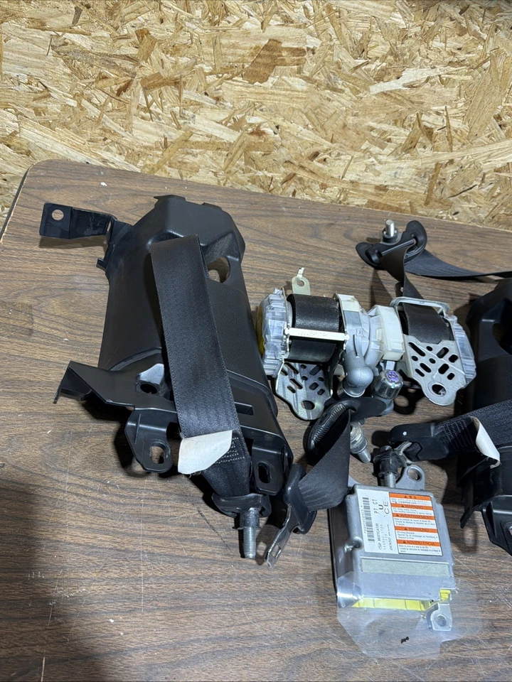 Cinturones de seguridad delanteros Scion FR-S Subaru BR-Z 2013-2020 Foto 2 de 4