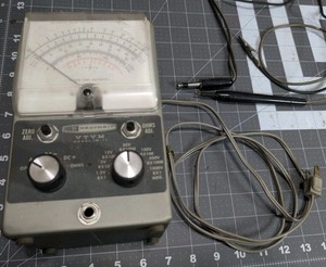 Vintage HEATHKIT VTVM IM-11  Vacuum Tube Voltmeter Analog Powers On #ELECTRONIC