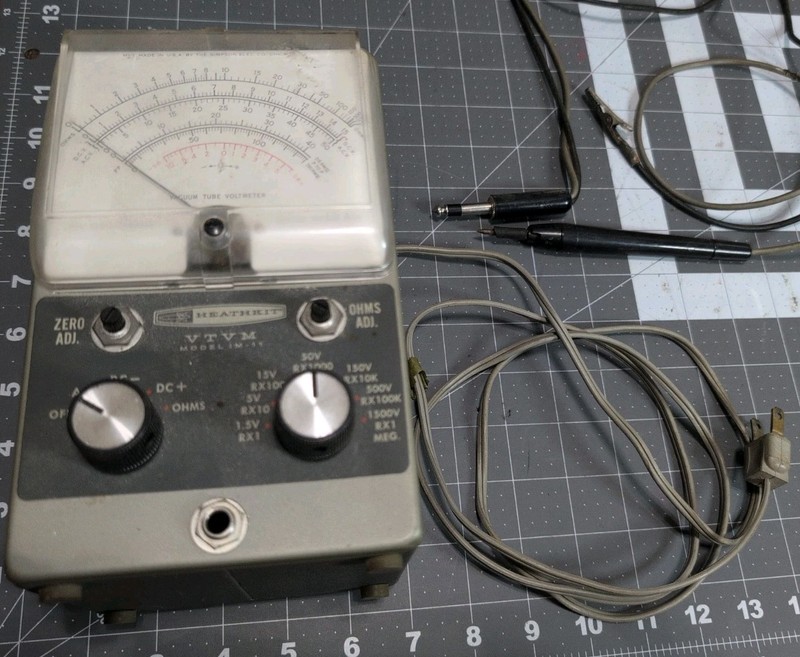 Vintage HEATHKIT VTVM IM-11  Vacuum Tube Voltmeter Analog Powers On #ELECTRONIC