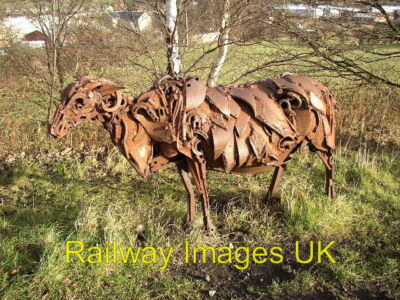 Foto - Nahaufnahme von Altmetallschafen Spen Valley Greenway Liversedge c2006