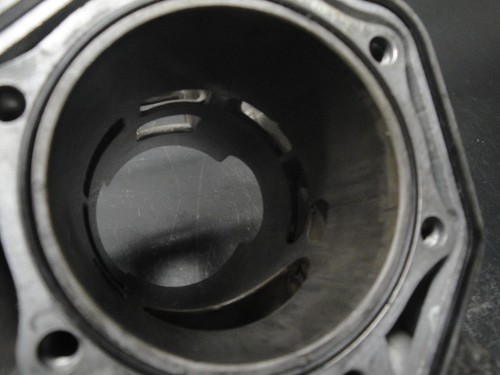 PICHET CYLINDRE MOTEUR MOTONEIGE officiel SKI DOO REV XP X SUMMIT EVEREST 2008 08