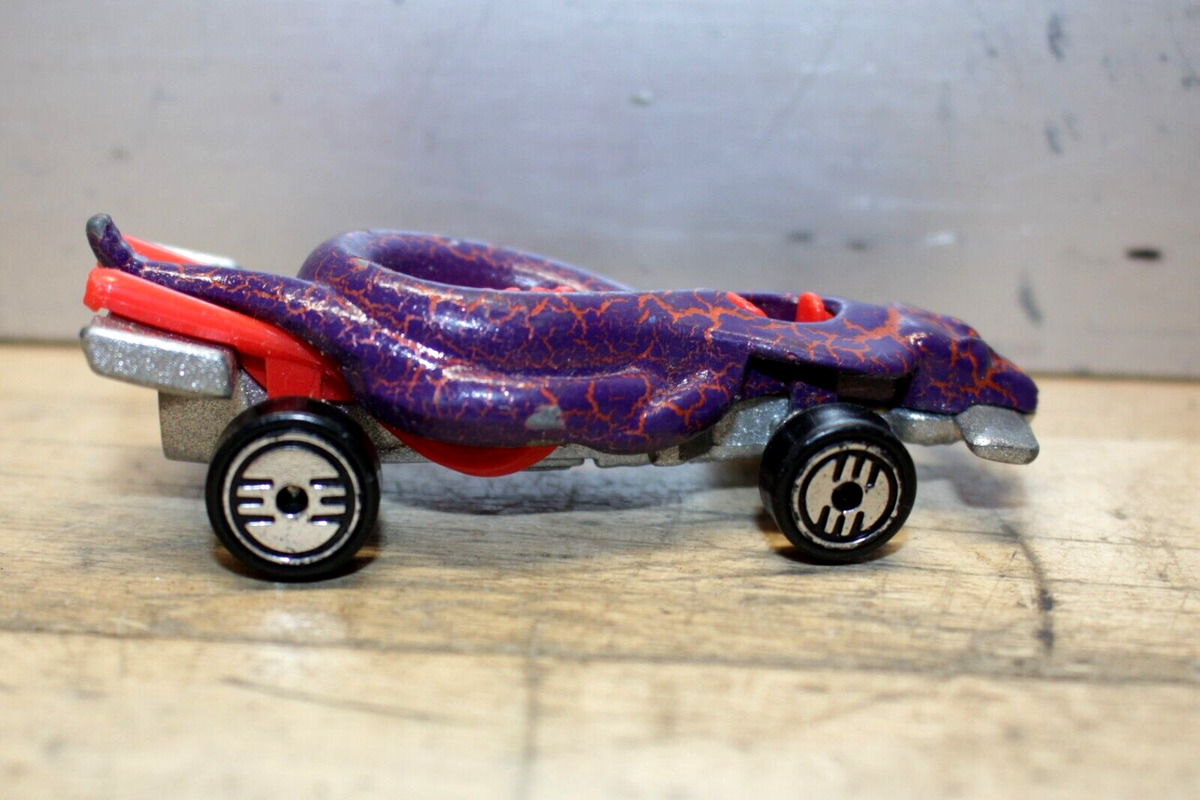 Mattel Hot Wheels Defeat the Cobra! Cobra Cave Included 1Car W5367