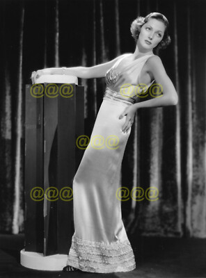 Foto - Adrienne Ames Studio Portrait in voller Länge, 30er Jahre