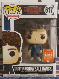 Funko POP! Stranger Things #617 Dustin (Snowball Dance) SDCC W/Soft Protector | eBay