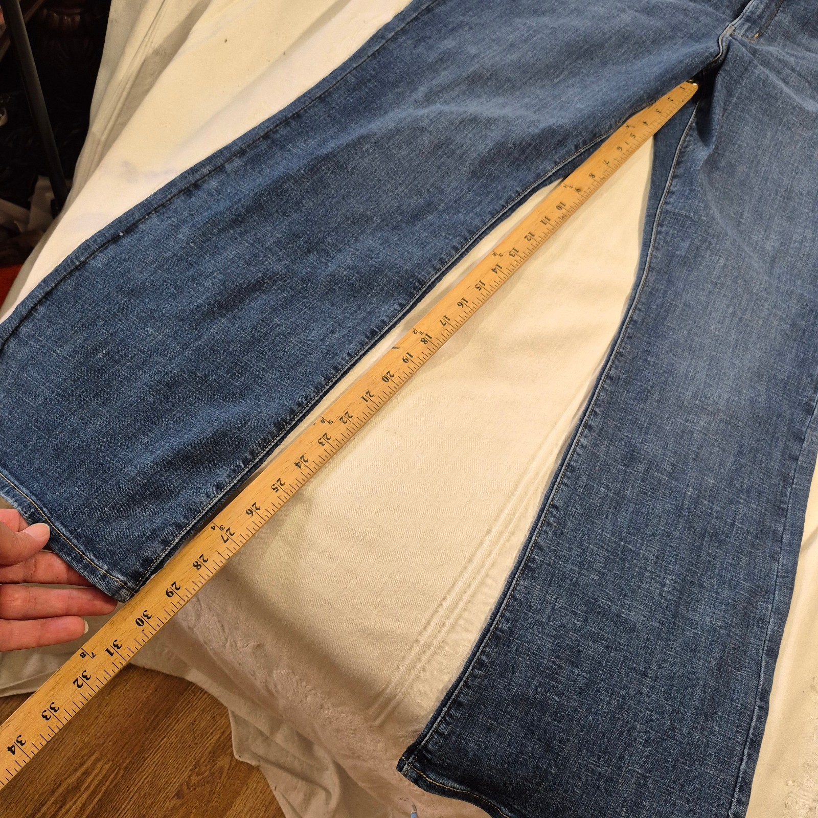 NWT LEVIS JEANS CLASSIC BOOTCUT SIZE 16 MEDIUM 33x32 BLUE thumbnail 3