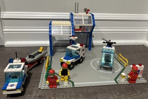 Lego 6387 VTG Town Coast Guard Coastal Recue Base - Incomplete - READ