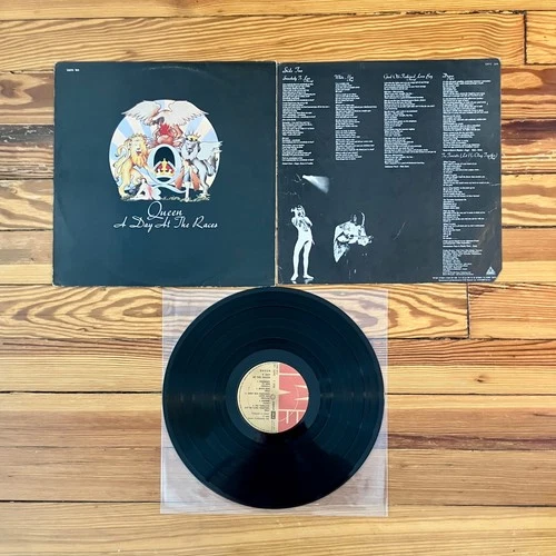 Queen: A Day At The Races LP Vinyl Rare Israeli 1st Press OG Insert EMI NM/VG+