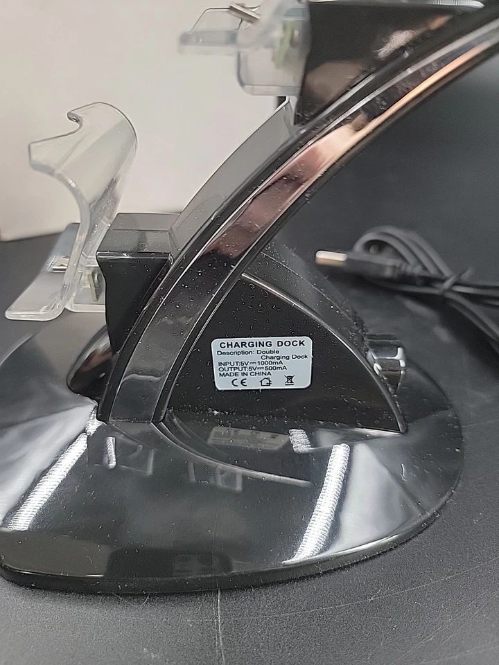 Energizer Dual Controller Charging Station with AC Adapter - Image 3 of 4