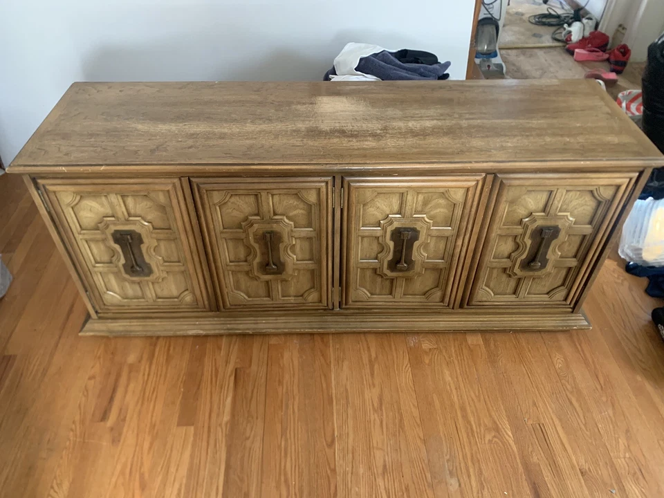 Cómoda Stanley Hollywood Regency Foto 2 de 4