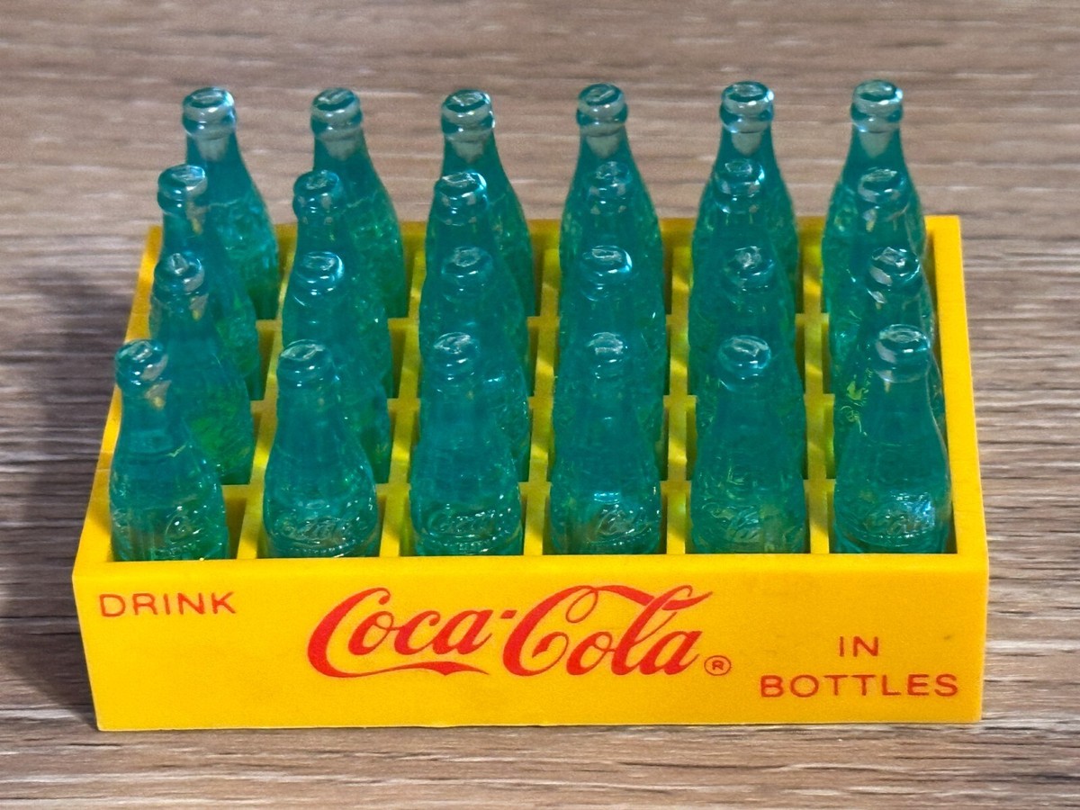 Coca-Cola クラシックガラスボトル 24本セット　ビンテージミニチュア 1993 Vintage Coca Cola Miniature Glass Bottles 24 Pack w/ YELLOW