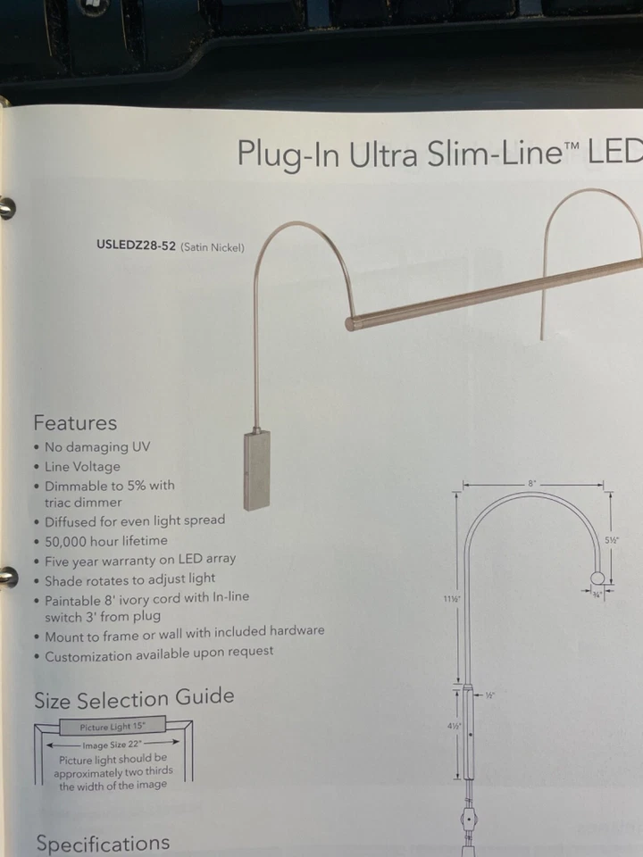 Casa de Troya 28" Luz de Imagen LED, Acabado Níquel Satinado Foto 2 de 4