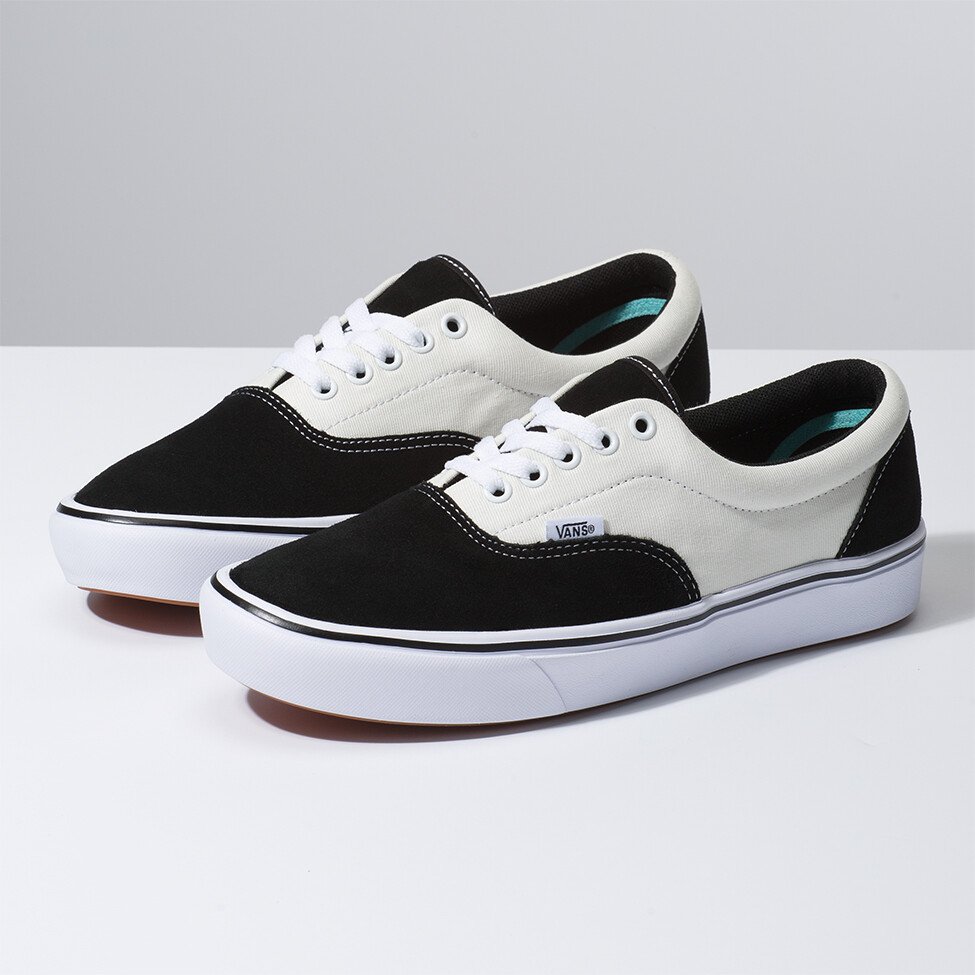 vans comfycush era black white