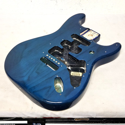 2007 Fender Deluxe Player's Strat Solid Ash Body Sapphire Blue Electric Guitar