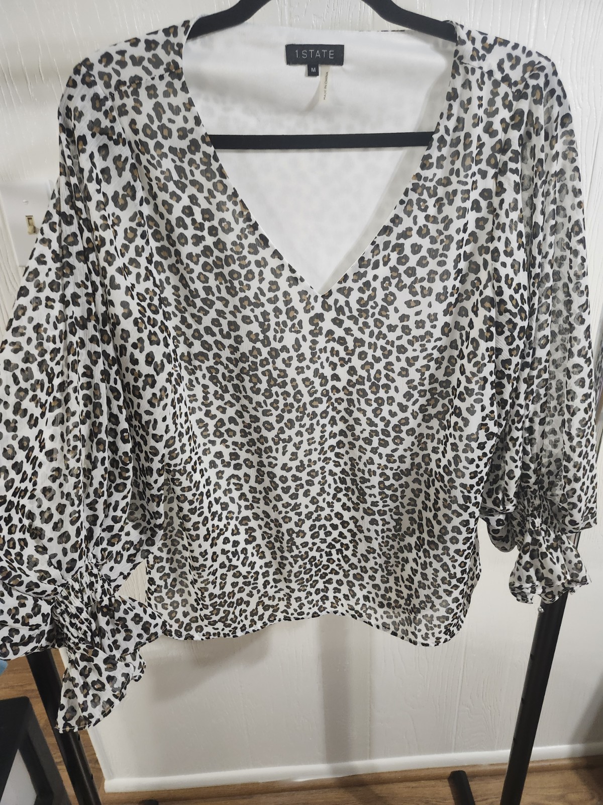 Animal Print Blouse 1 State M White Leopard Print Medium V Neck Blouse 