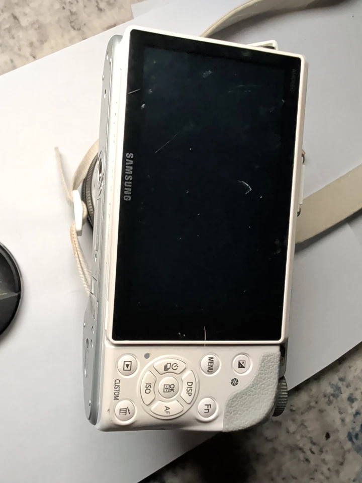 Samsung NX100 14.6MP Mirrorless Camera ¸18-55mm OIS Lens Very Good Condition - Image 4 of 4