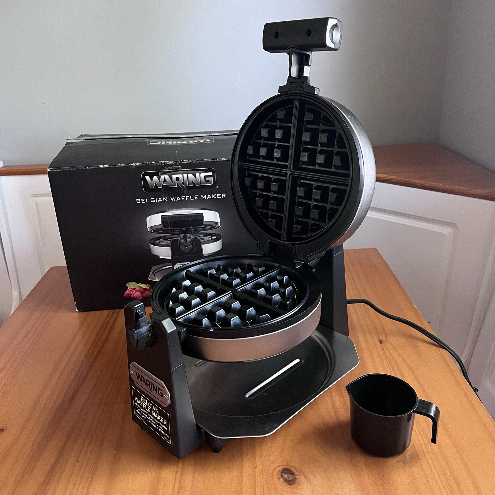 Waring Belgian Waffle Maker WMK200 Stainless Steel Rotating Tested and Works