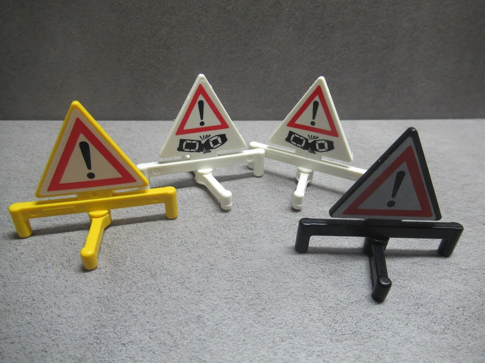 Playmobil Zubehör | 4x Warndreecke | Warnschilder zur Feuerwehr - Bild 1 von 1