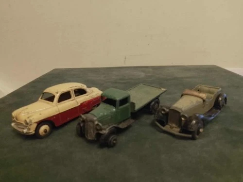 ORIGINAL VINTAGE DIECAST DINKY TOY LOT OF 3 VAUXHALL CRESTA etc 1940s-1950s